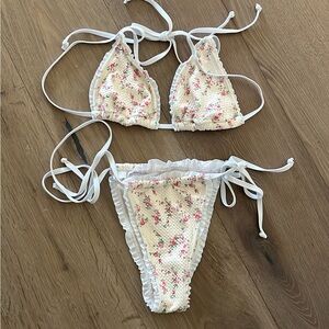 Floral cream bikini set with flowers